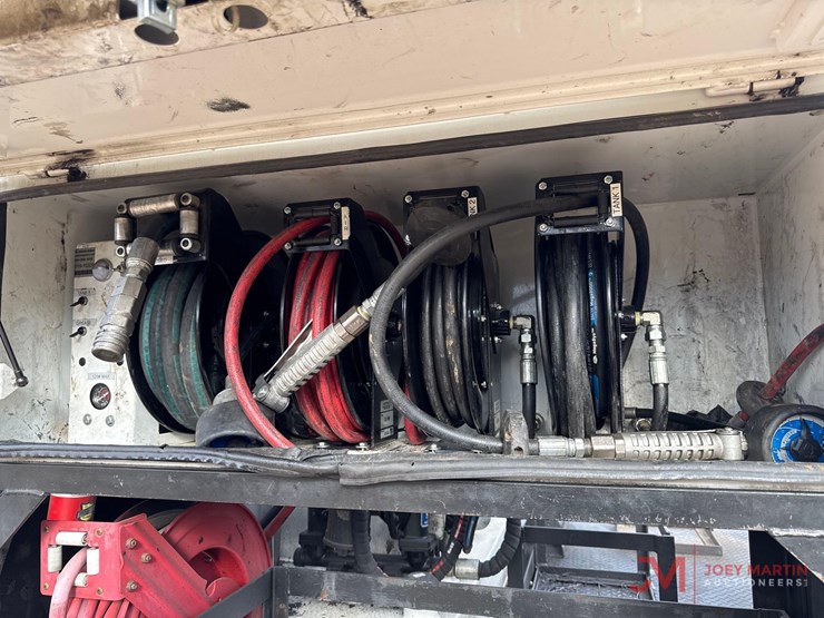 2020-ford-f350-xl-image-11