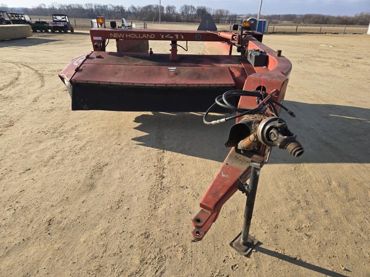 new-holland-1411-image-2