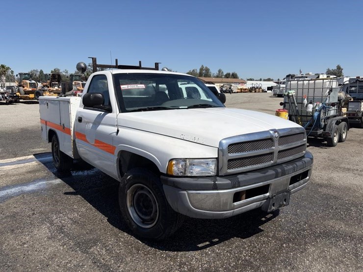 2001-dodge-ram-2500-image-2