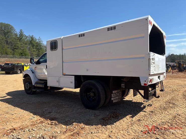 2013-ford-f750-xl-image-7