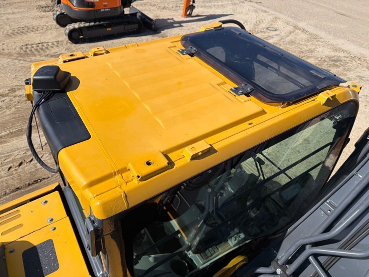 2020-deere-160g-image-23