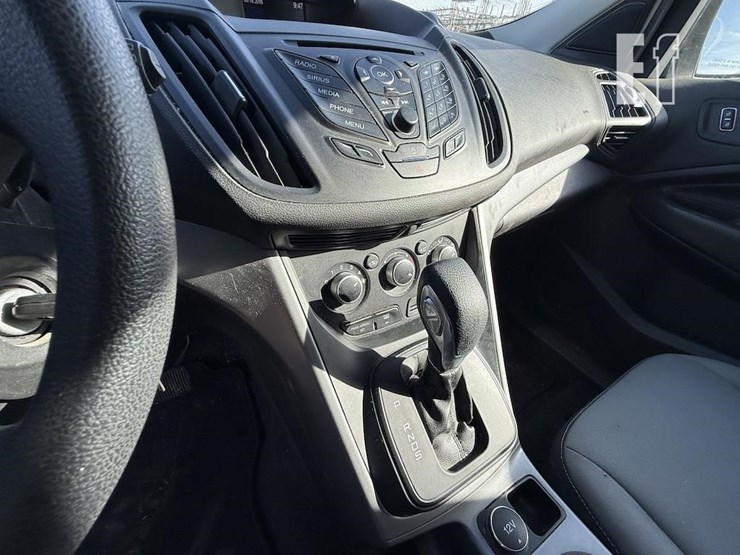 2015-ford-escape-se-image-10