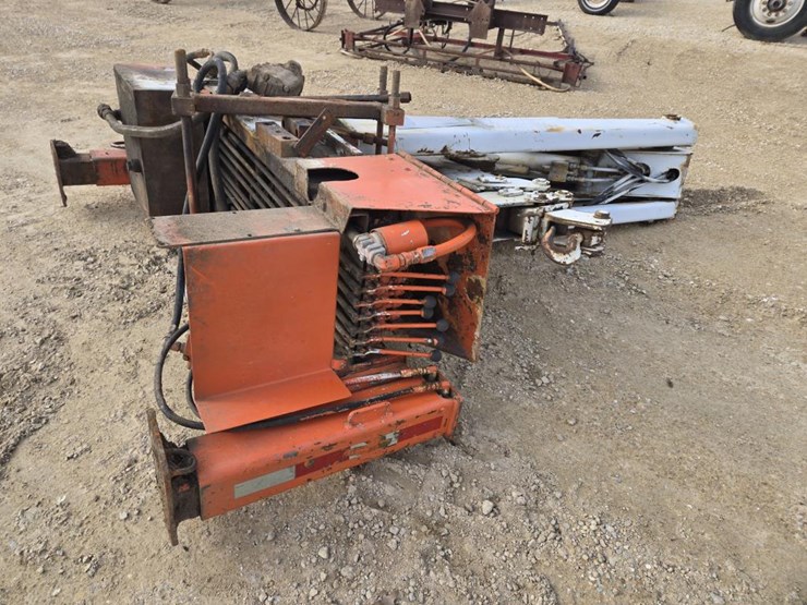 #411-•-triple-stage-crane-lift-image-6