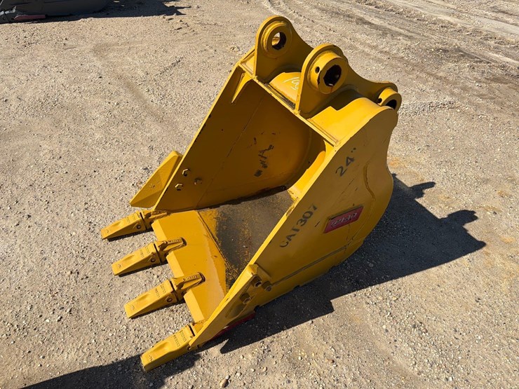 caterpillar-307-image-1