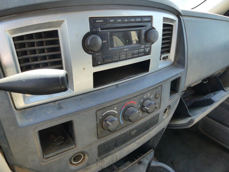 2007-dodge-ram-3500-image-13