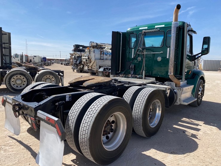2017-peterbilt-579-image-6