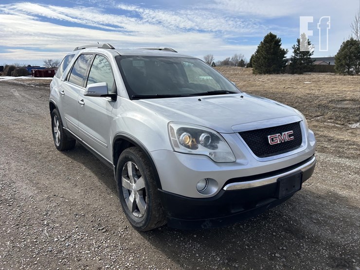 2012-gmc-acadia-image-3