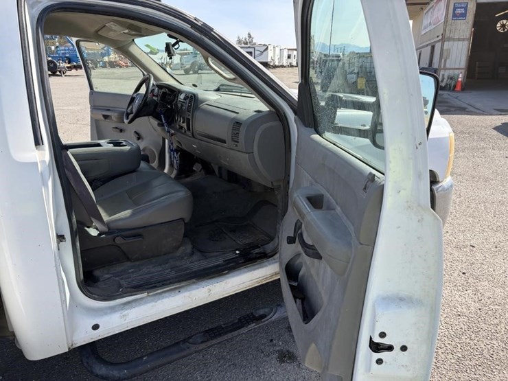 2009-chevrolet-silverado-3500hd-image-9