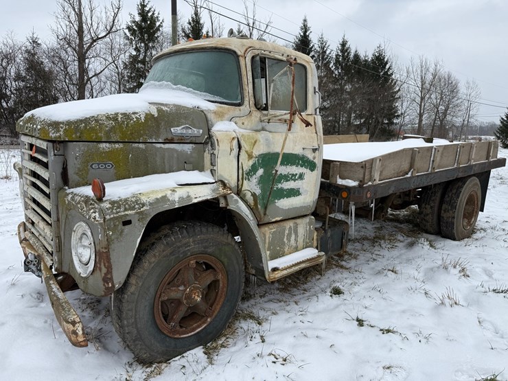 1965-dodge-600-image-1