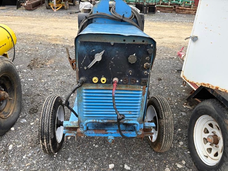 miller-engine-driven-welder-image-6