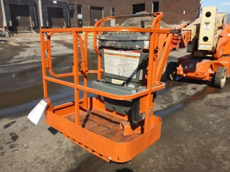 2008-jlg-e400ajpn-image-18
