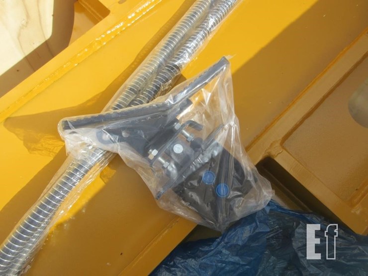 excavator-hydraulic-thumb-attachment-image-3