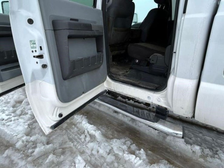 2011-ford-f350-image-24