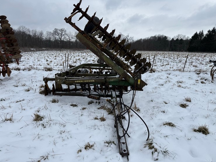 john-deere-220-image-1