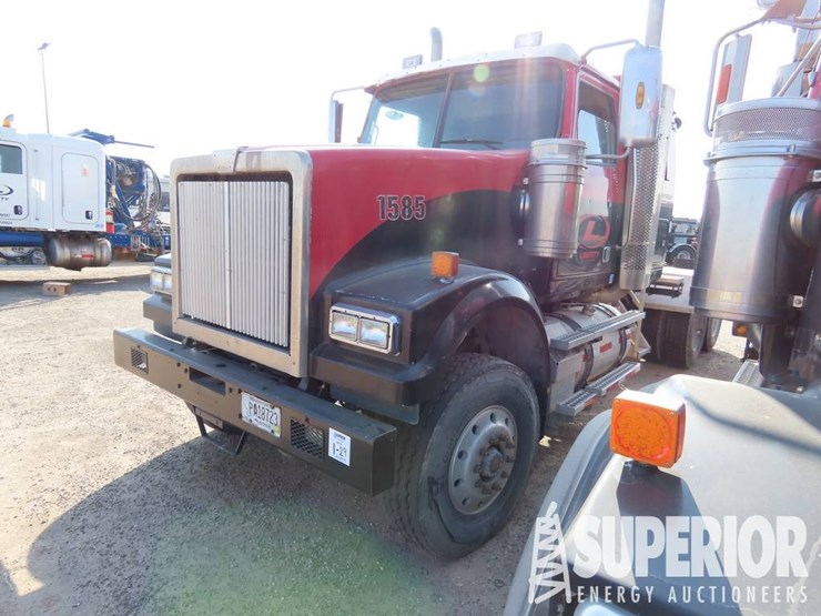 2015-western-star-4900-image-2