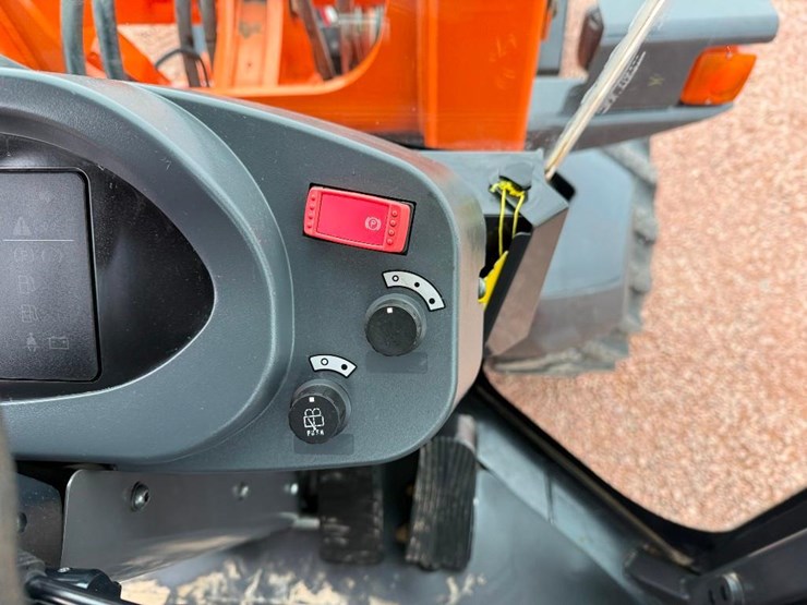 2021-hitachi-zw50-5b-image-54