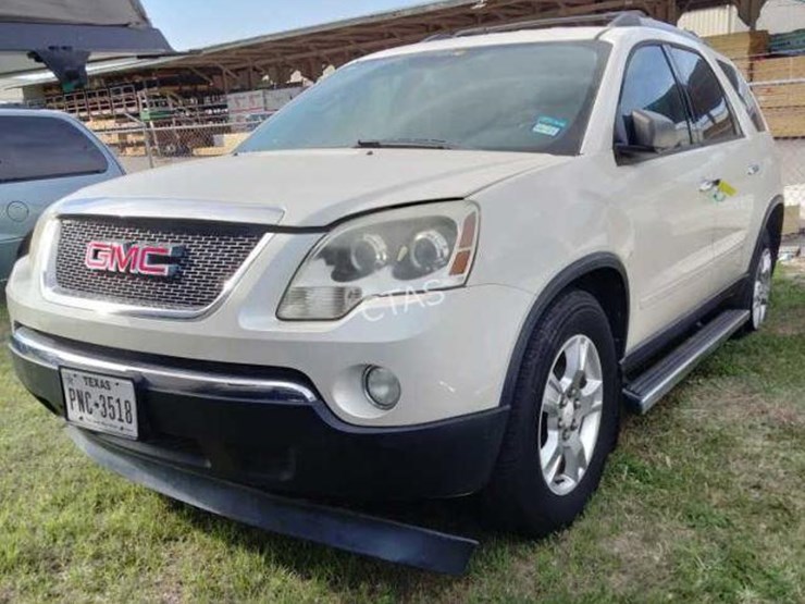 2012-gmc-acadia-image-1
