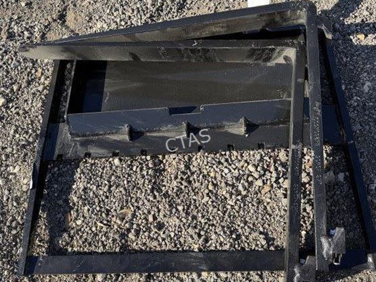 #232-•-mini-skid-steer-forks-image-2