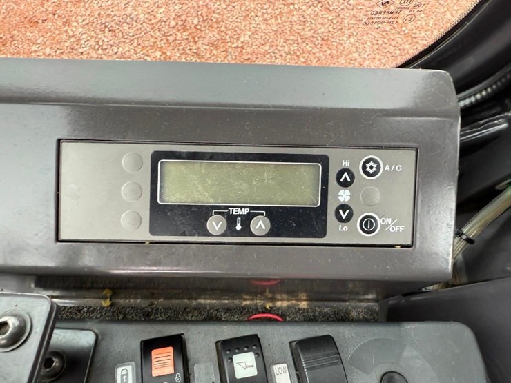 2021-hitachi-zw50-5b-image-50