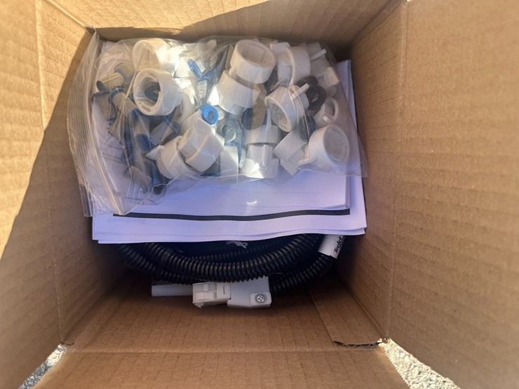 #32796-•-**unused-bowman-agmate-41'-300-gallon-3pt-sprayer-image-37