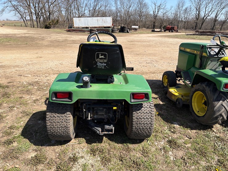 john-deere-322-image-7