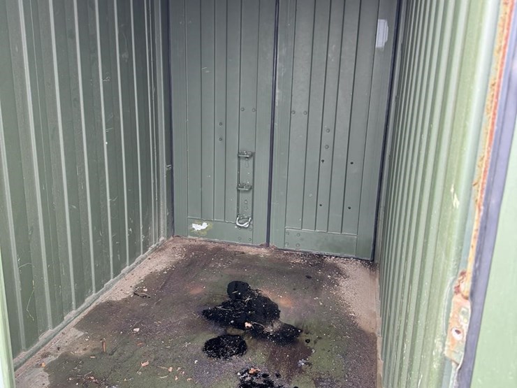 8'-x-5'-shipping-container-with-doors-on-both-ends-image-5