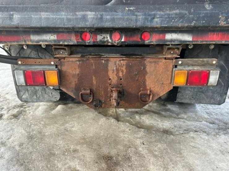 2015-isuzu-nrr-image-61