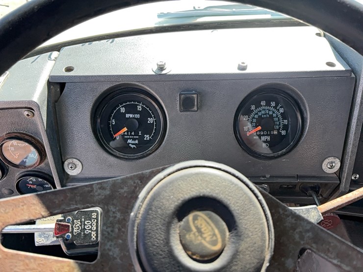 mack-rd688s-image-20