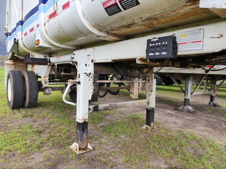 2011-heil-trailer-image-8