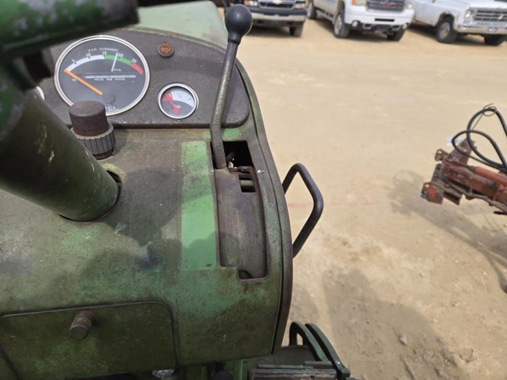 john-deere-4010-image-18
