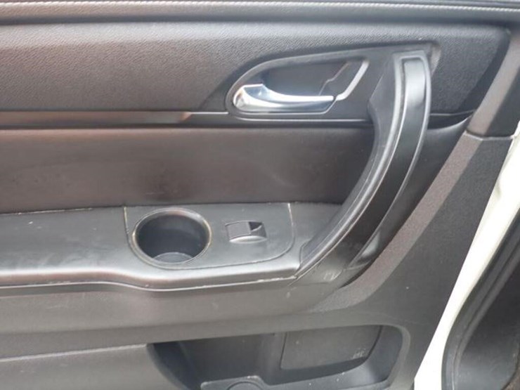 2015-chevrolet-traverse-image-57