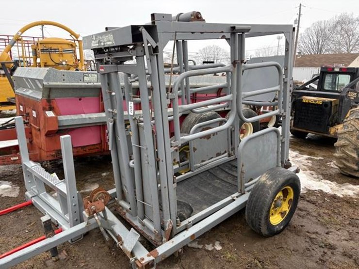 zimmerman-portable-cattle-head-lock-image-2