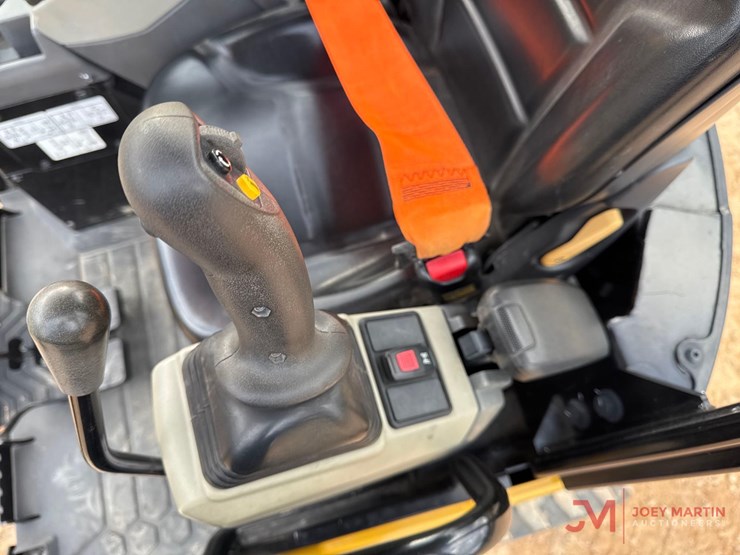 2024-caterpillar-301.7-image-21