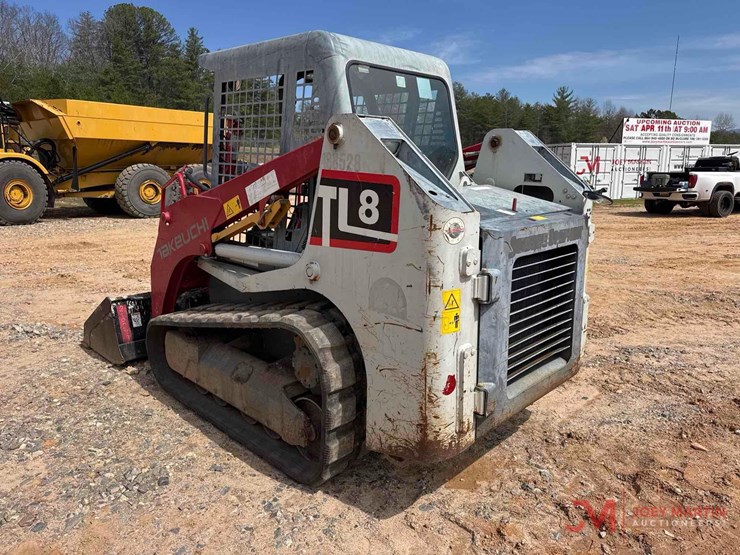 2019-takeuchi-tl8-image-3