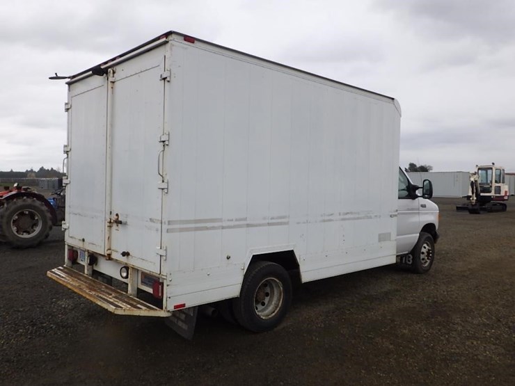 2004-ford-e350-image-5