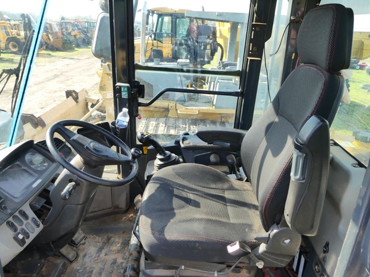 2013-komatsu-wa270-image-14