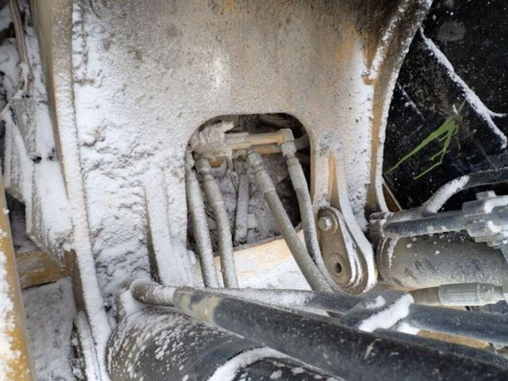 2017-caterpillar-320fl-image-48