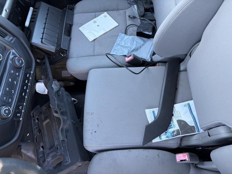 2017-gmc-sierra-2500hd-image-19