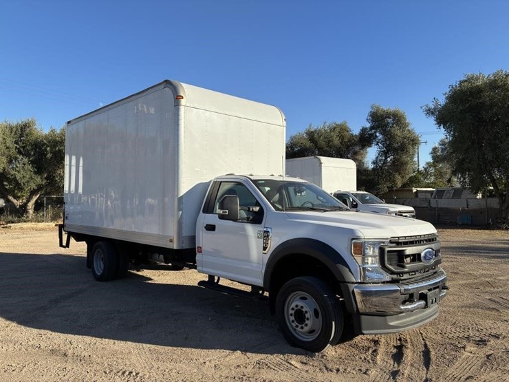 2022-ford-f450-xl-image-2