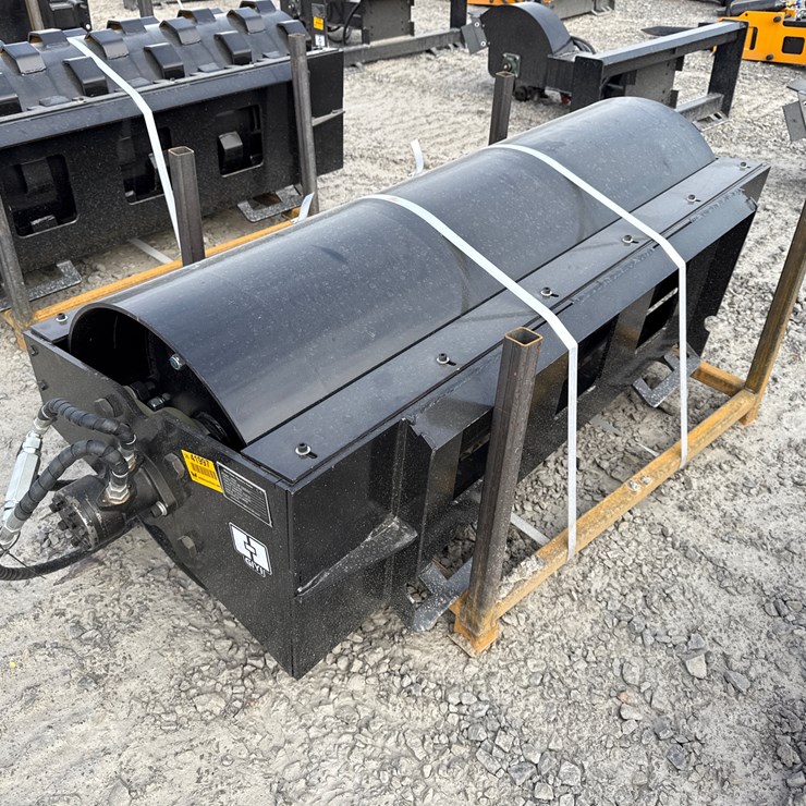 #2070 • Unused GIYI VR59 Skid Steer Vibratory Roller DYLUJ260227 INV# 41997