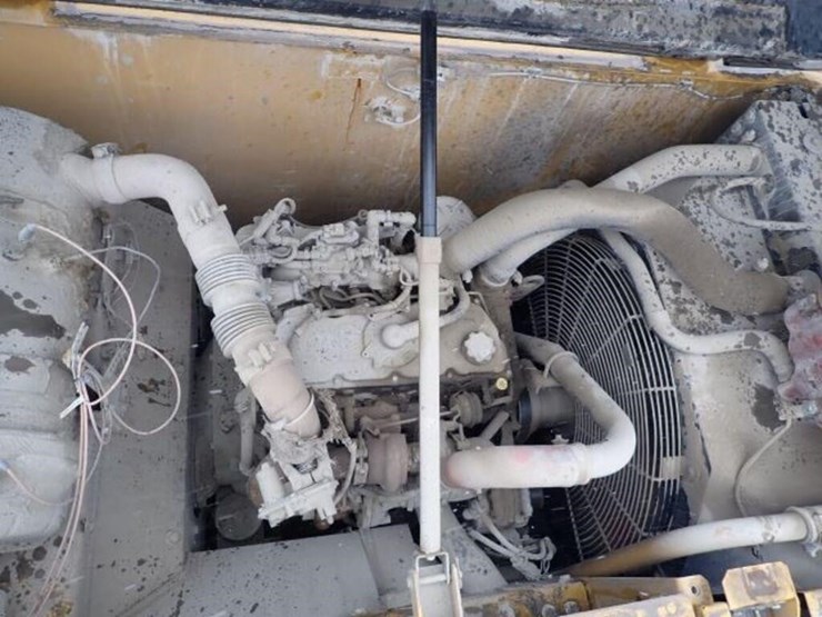 2017-caterpillar-320fl-image-37