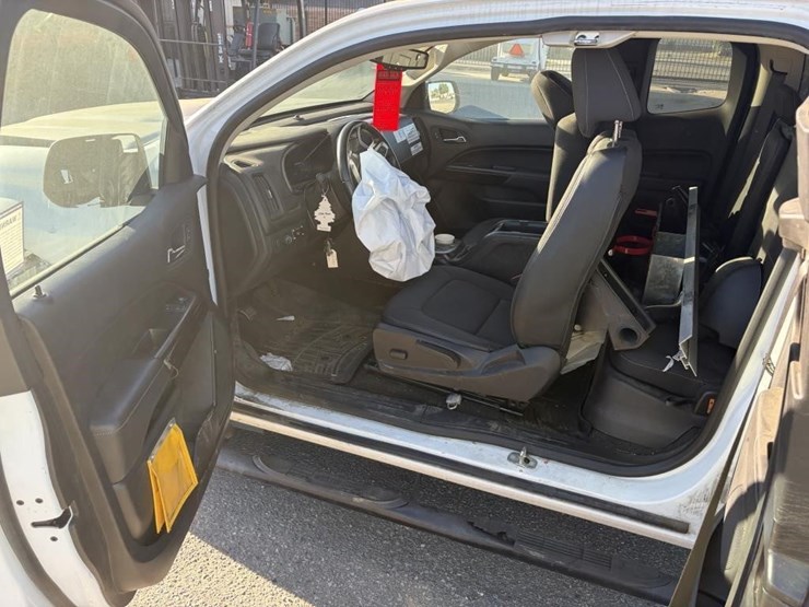 2019-gmc-canyon-sle-image-13