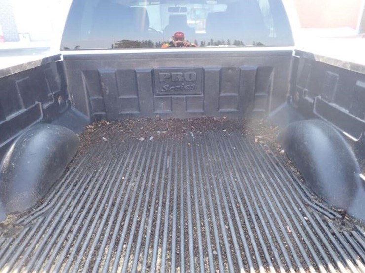 2013-ford-f150-xlt-image-33