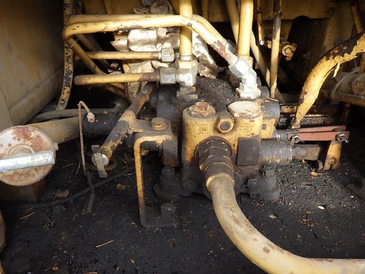 1984-caterpillar-d4e-image-21