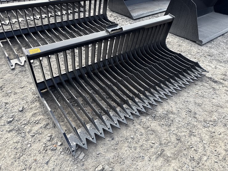 #2094-•-unused-72"-skid-steer-low-side-bucket-inv#-42349-image-4