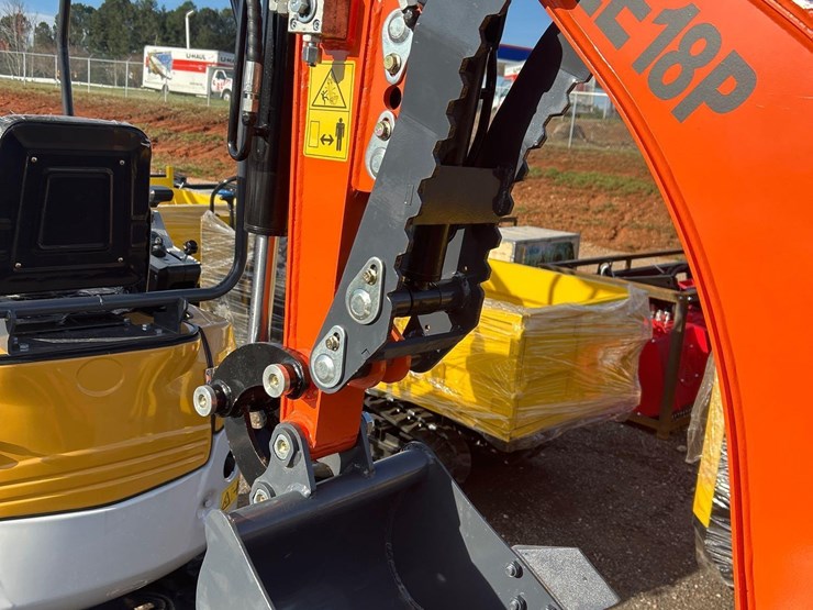 2026-sdlanch-sdle18p-mini-excavator-image-8