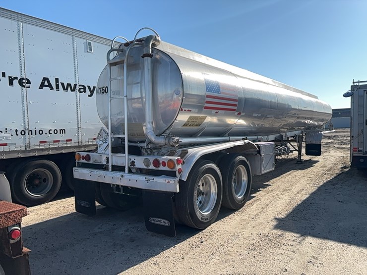 1992-custom-trailer-image-3