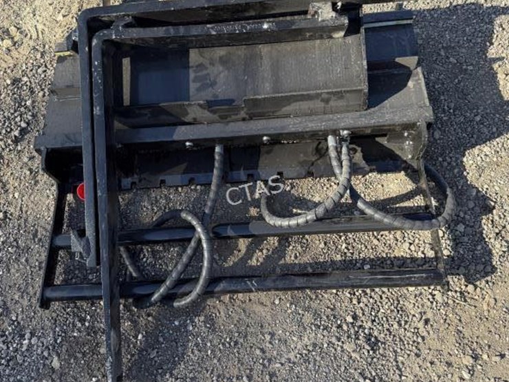 #234-•-mini-skid-steer-hydraulic-side-shift-forks-image-2