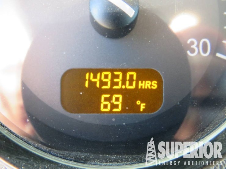 2010-peterbilt-365-image-21