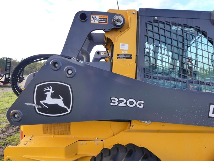 2024-deere-320g-image-7